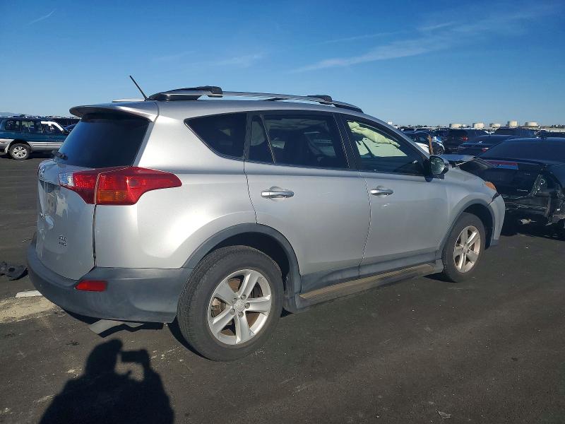 Photo 3 from auction – 2013 TOYOTA RAV4 XLE with VIN JTMRFREV3DD012382