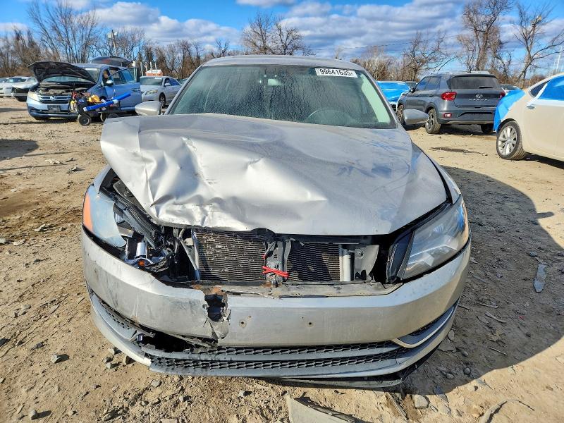 Photo 5 from auction – 2012 VOLKSWAGEN PASSAT SEL with VIN 1VWCP7A32CC059027