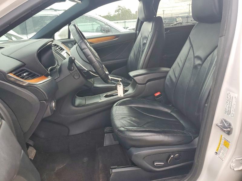 Photo 7 from auction – 2017 LINCOLN MKC RESERV with VIN 5LMCJ3C9XHUL11065