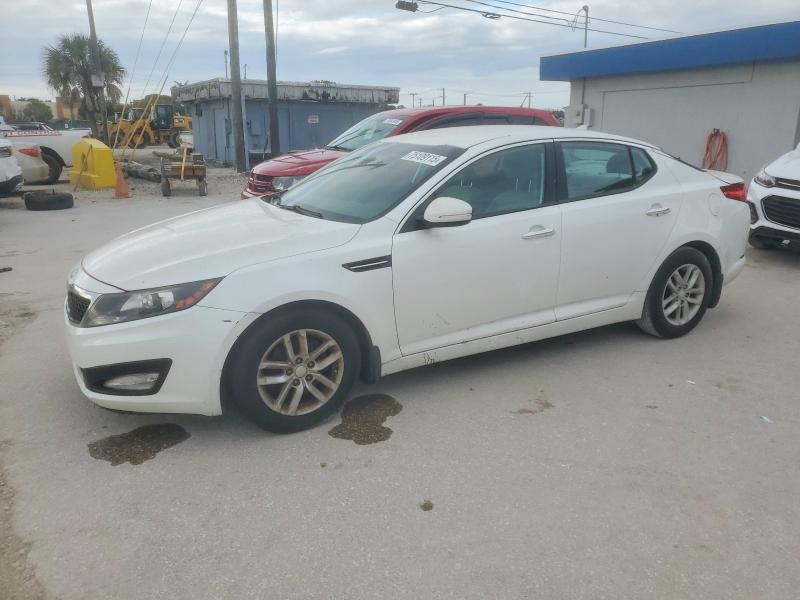KIA OPTIMA LX 2013 مع رقم تعريف المركبة KNAGM4A78D5361455 - صورة من المزاد