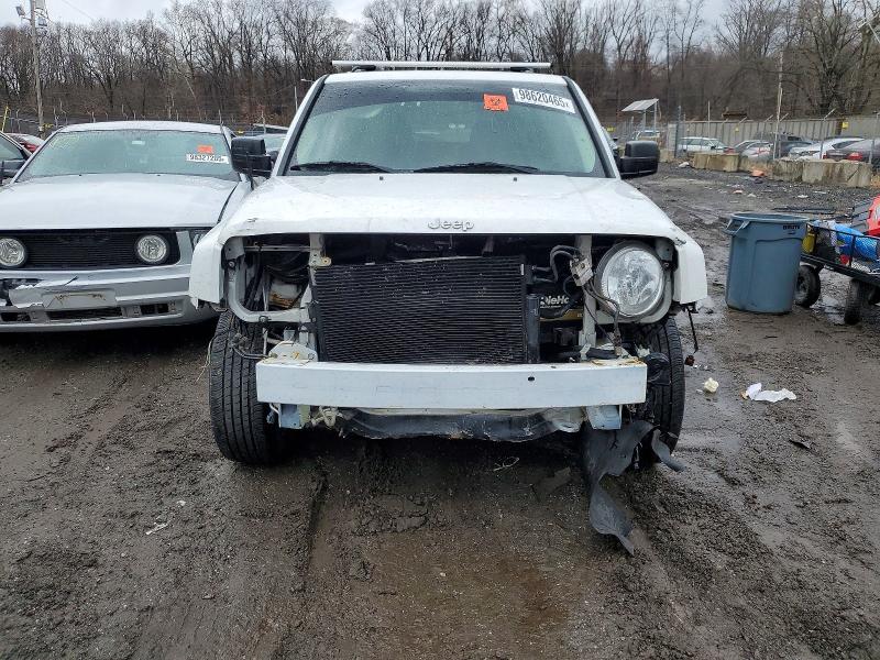 Photo 5 from auction – 2017 JEEP PATRIOT with VIN 1C4NJRFB6HD107350
