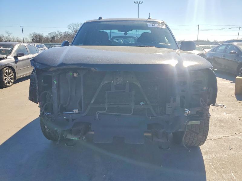 Photo 5 from auction – 2004 CHEVROLET SILVERADO with VIN 2GCEC19T541116367