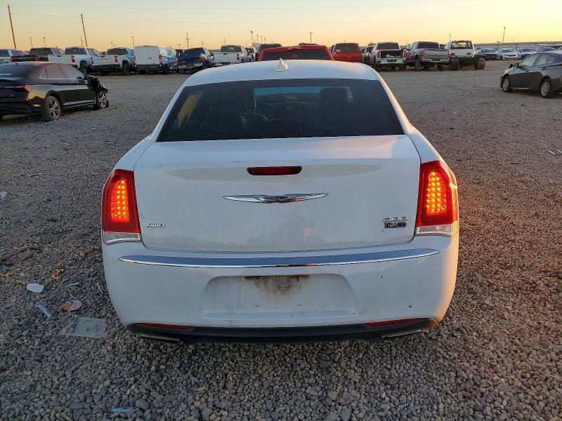 Photo 6 from auction – 2016 CHRYSLER 300 LIMITE with VIN 2C3CCARG2GH190906