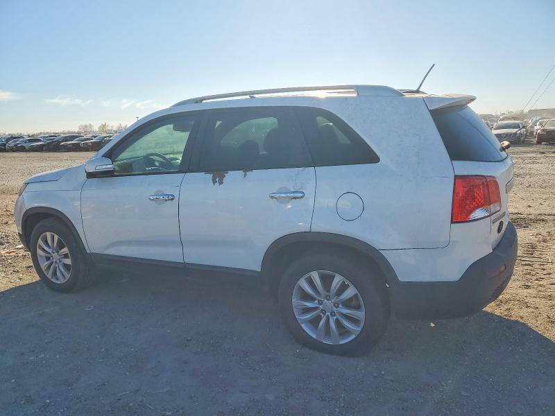 Photo 2 from auction – 2011 KIA SORENTO EX with VIN 5XYKU3A12BG181671