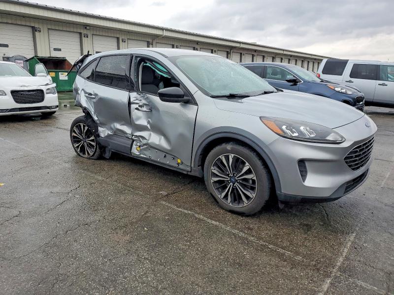 Photo 4 from auction – 2022 FORD ESCAPE SE with VIN 1FMCU9G69NUB07432