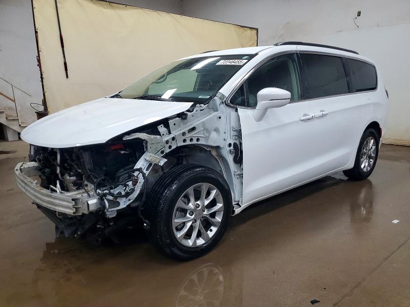 CHRYSLER PACIFICA 2022 with VIN 2C4RC3BG3NR217436 - Photo from auction
