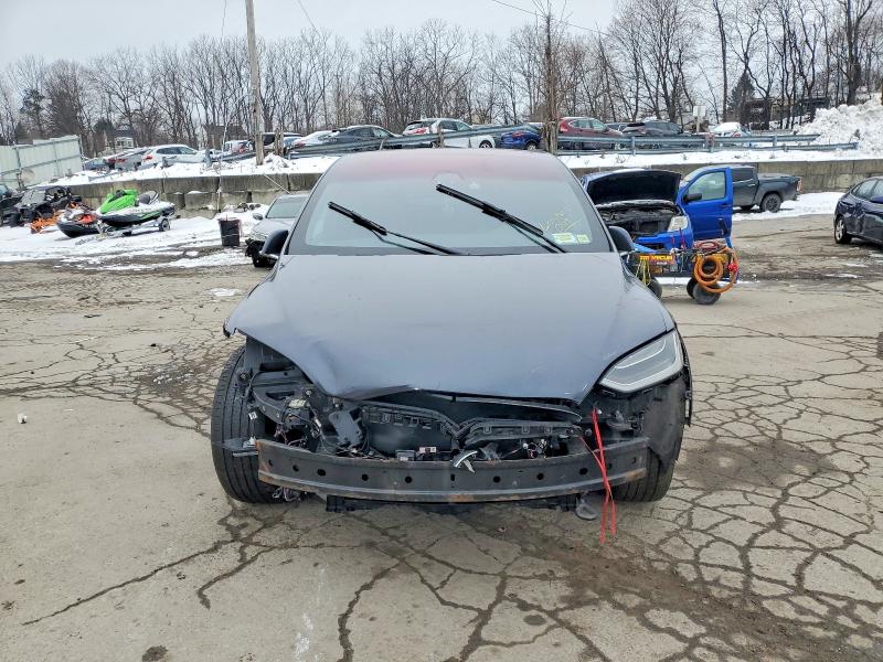 Photo 5 from auction – 2018 TESLA MODEL X with VIN 5YJXCBE28JF104055