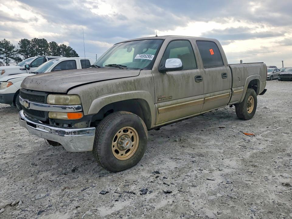 CHEVROLET SILVERADO 2002 with VIN 1GCHC23162F174178 - Photo from auction