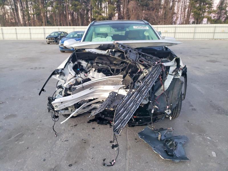Photo 5 from auction – 2025 TOYOTA RAV4 LIMIT with VIN JTMD6RFV2SJ075044