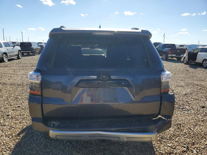 Photo 6 from auction – 2018 TOYOTA 4RUNNER with VIN JTEBU5JR6J5549175