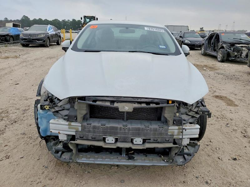 Photo 5 from auction – 2016 FORD FUSION with VIN 3FA6P0G71GR285414