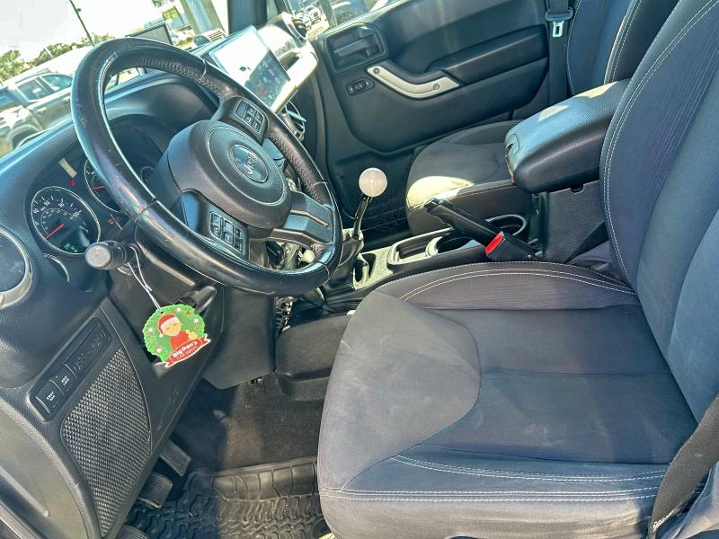 Photo 13 from auction – 2016 JEEP WRANGLER U with VIN 1C4BJWFG9GL235583