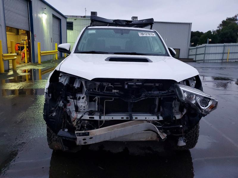 Zdjęcie 5 z aukcji – 2015 TOYOTA 4RUNNER SR z VIN JTEBU5JR3F5276560