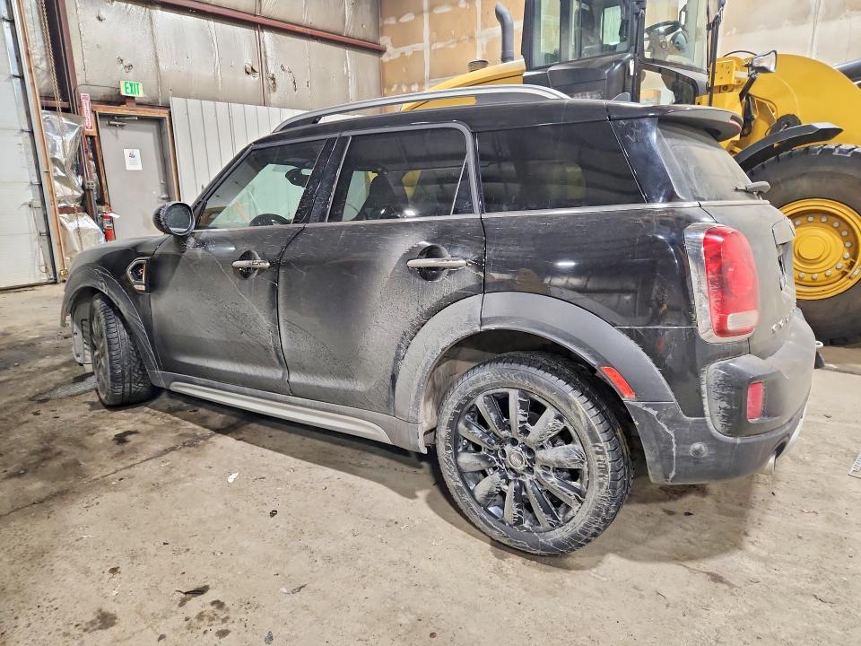 Снимка 2 от търг – 2018 MINI COOPER S C с VIN WMZYT5C39J3D82853
