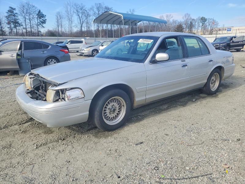 Photo 1 from auction – 2001 FORD CROWN VICT with VIN 2FAFP74W21X105788