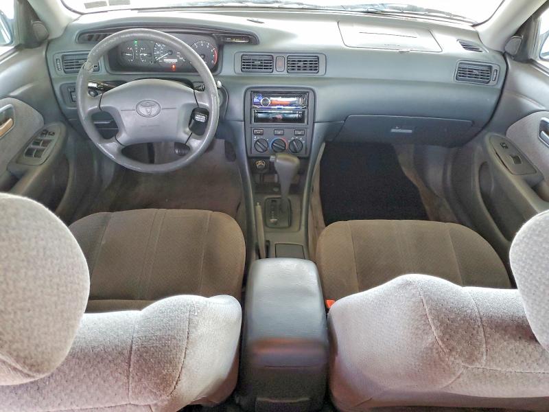 Photo 8 from auction – 2000 TOYOTA CAMRY with VIN 4T1BG22K6YU986617