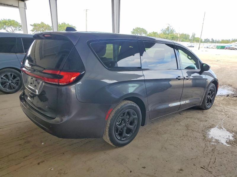 Photo 3 from auction – 2023 CHRYSLER PACIFICA H with VIN 2C4RC1L77PR513727