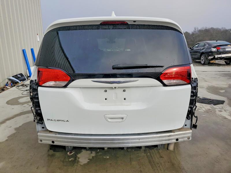 Photo 6 from auction – 2018 CHRYSLER PACIFICA T with VIN 2C4RC1FG2JR116428