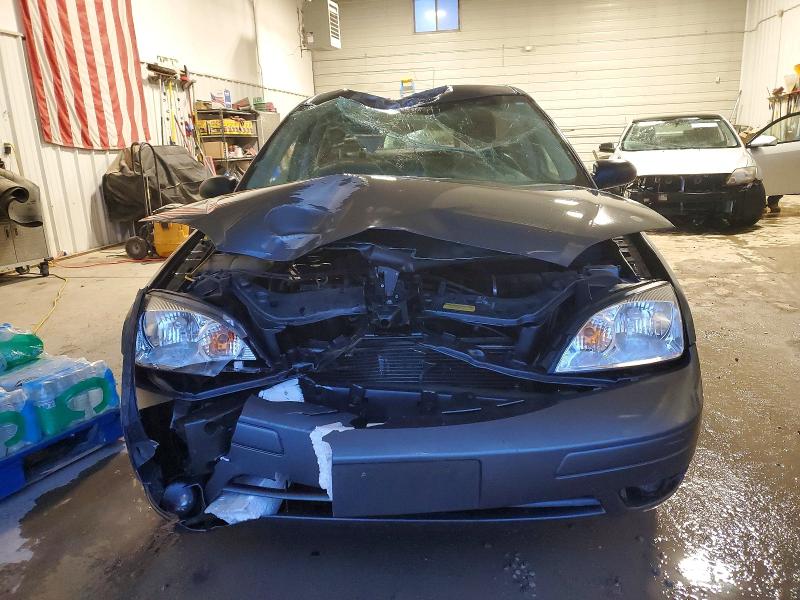 Zdjęcie 5 z aukcji – 2005 FORD FOCUS ZX5 z VIN 3FAHP37NX5R101190