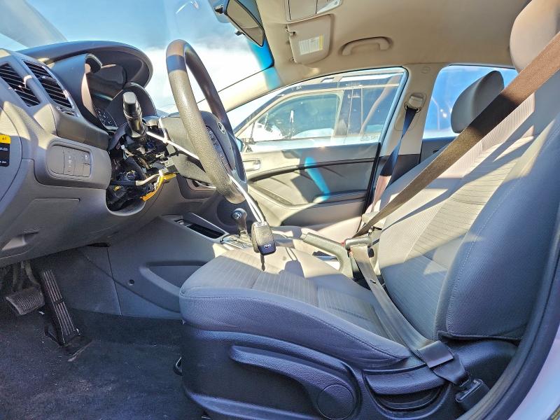 Photo 7 from auction – 2017 KIA FORTE LX with VIN 3KPFL4A73HE061771