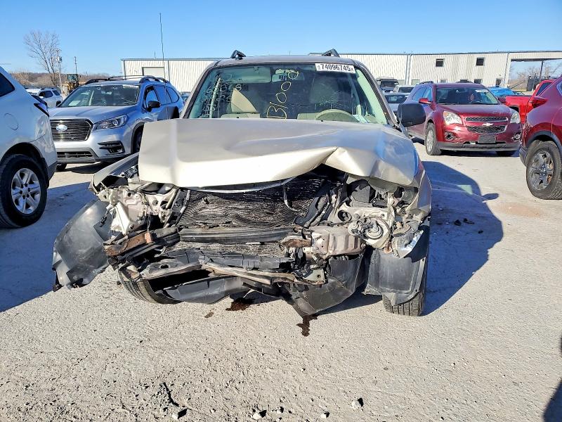 Photo 5 from auction – 2010 FORD ESCAPE with VIN 1FMCU9D73AKD45831