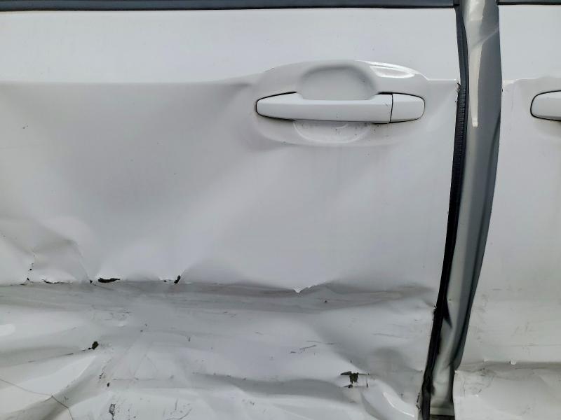 Photo 11 from auction – 2018 TOYOTA SIENNA LE with VIN 5TDKZ3DC7JS935292