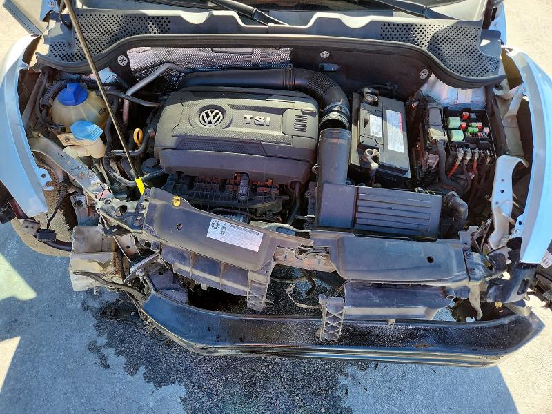 Photo 11 from auction – 2015 VOLKSWAGEN BEETLE with VIN 3VWF17AT1FM651990