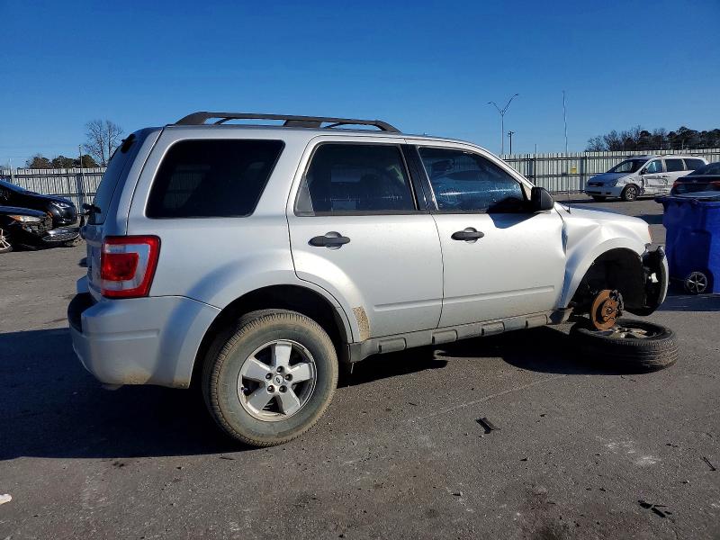 Photo 3 from auction – 2009 FORD ESCAPE with VIN 1FMCU03G39KA80577