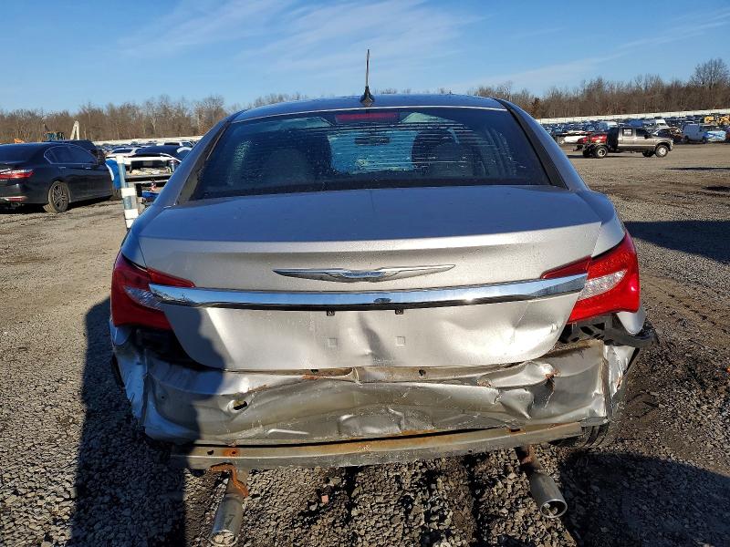 Photo 6 from auction – 2014 CHRYSLER 200 LIMITE with VIN 1C3CCBCG7EN100359