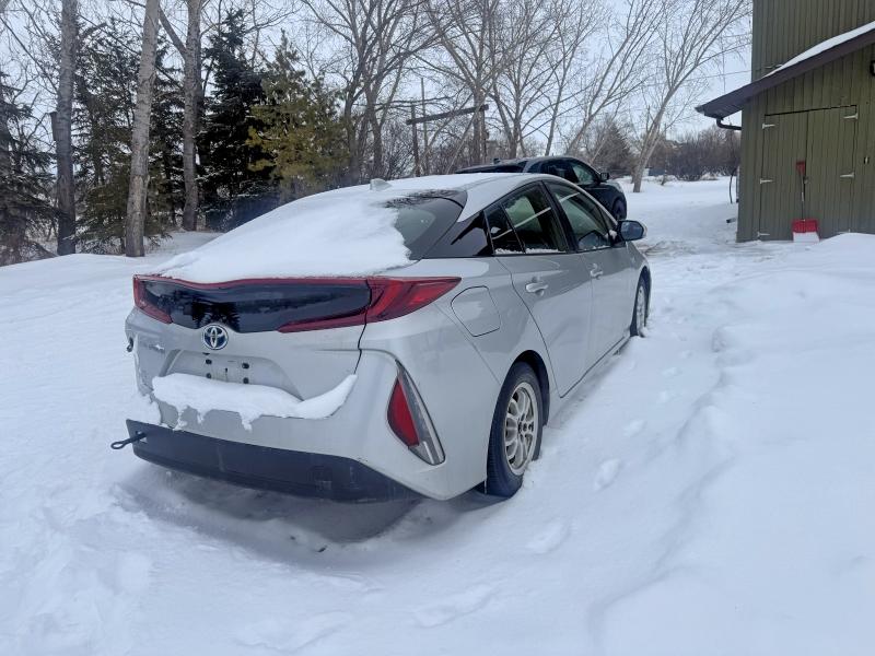Photo 3 from auction – 2022 TOYOTA PRIUS PRIM with VIN JTDKAMFP2N3216746