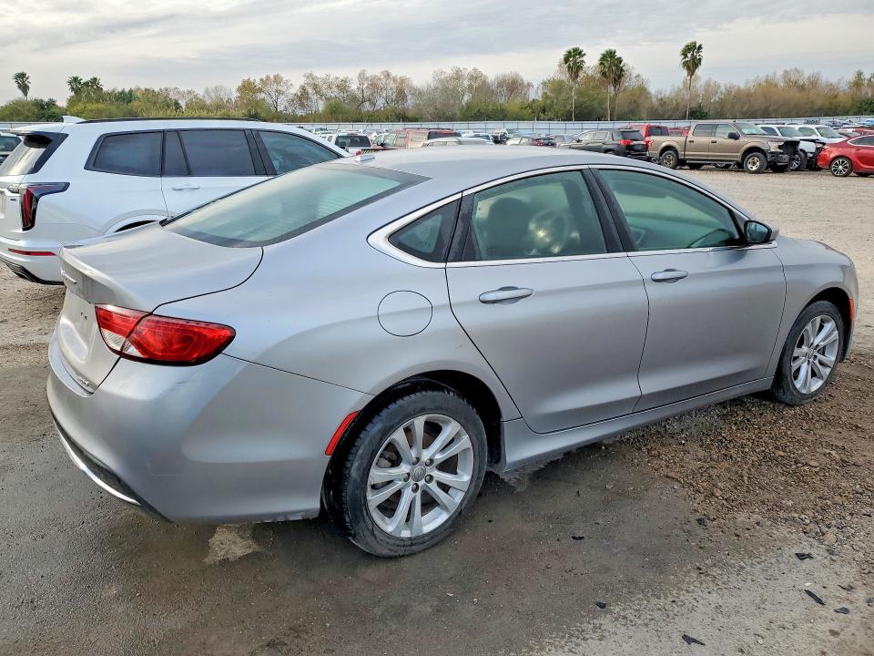 Photo 3 from auction – 2015 CHRYSLER 200 LIMITE with VIN 1C3CCCAB3FN594086