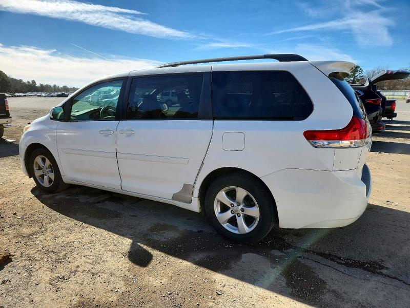 Foto 2 de la subasta – 2011 TOYOTA SIENNA LE con VIN 5TDKK3DC0BS072034