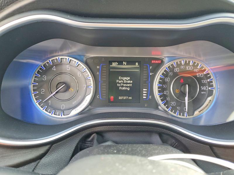 Photo 9 from auction – 2015 CHRYSLER 200 LIMITE with VIN 1C3CCCAB2FN552962