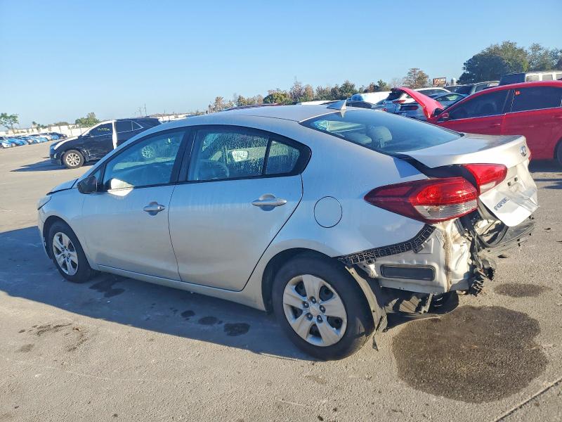 Photo 2 from auction – 2017 KIA FORTE with VIN 3KPFK4A77HE057144