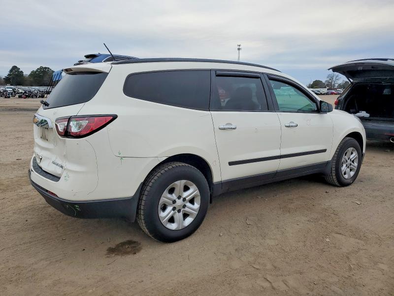 Photo 3 from auction – 2015 CHEVROLET TRAVERSE L with VIN 1GNKRFKD7FJ219632