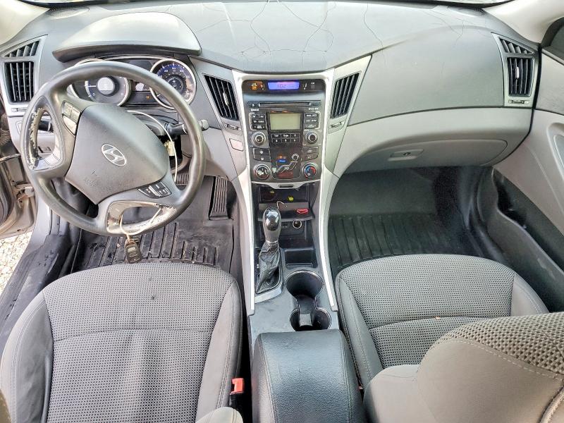 Photo 8 from auction – 2011 HYUNDAI SONATA with VIN 5NPEB4AC3BH217368