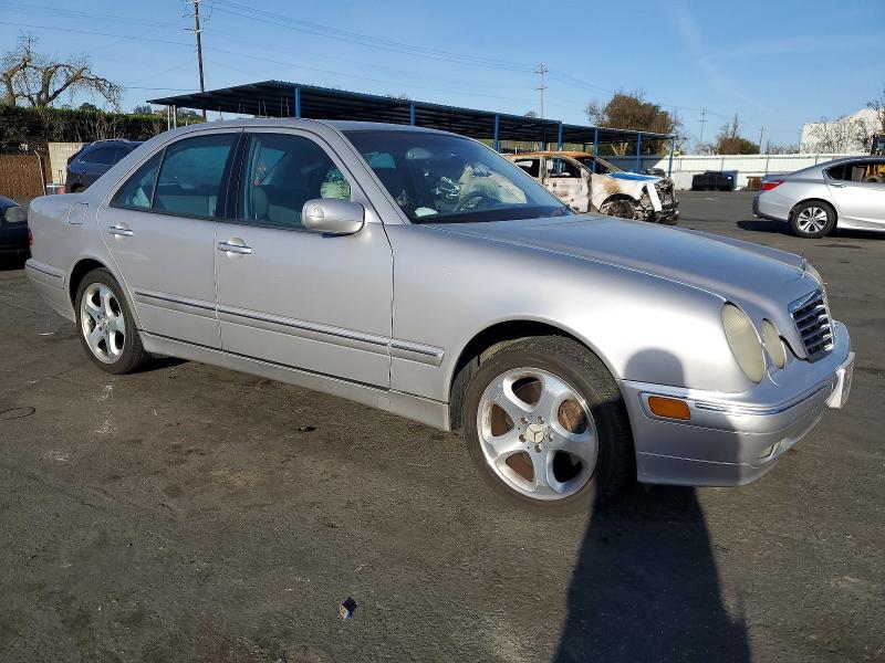Photo 4 from auction – 2002 MERCEDES-BENZ E 430 with VIN WDBJF83J62X070536
