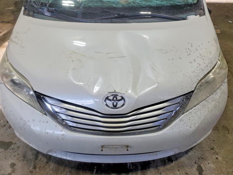 Photo 12 from auction – 2014 TOYOTA SIENNA XLE with VIN 5TDDK3DC2ES078821