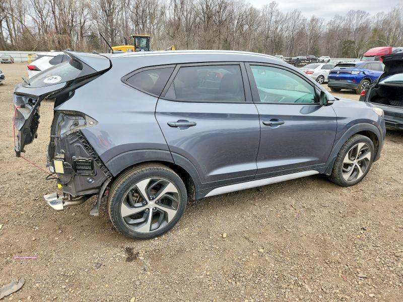 Photo 3 from auction – 2017 HYUNDAI TUCSON with VIN KM8J33A23HU399774