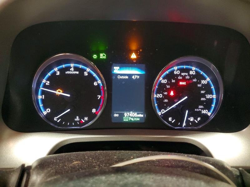 Photo 9 from auction – 2017 TOYOTA RAV4 LIMIT with VIN 2T3DFREV8HW692444