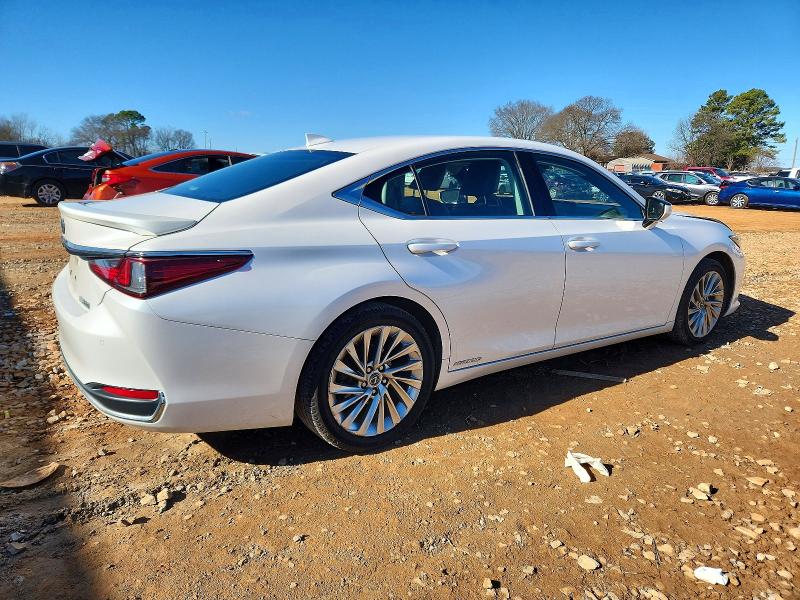 Photo 3 from auction – 2020 LEXUS ES 300H LU with VIN 58AE21B1XLU006885