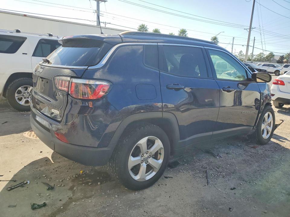 Photo 3 from auction – 2018 JEEP COMPASS with VIN 3C4NJCBB2JT489363