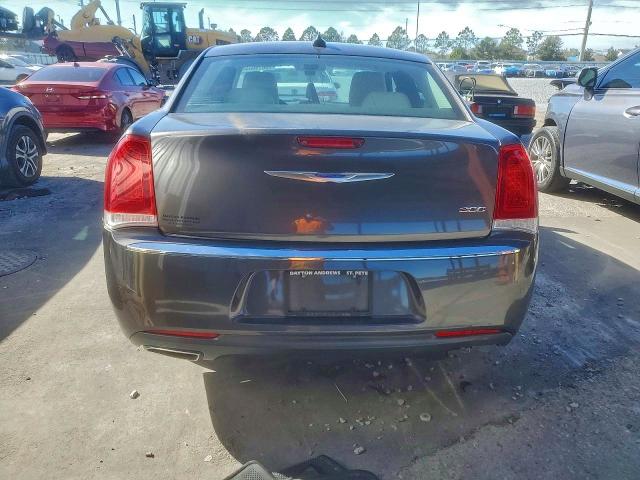 Photo 6 from auction – 2018 CHRYSLER 300 LIMITE with VIN 2C3CCAEG1JH280044