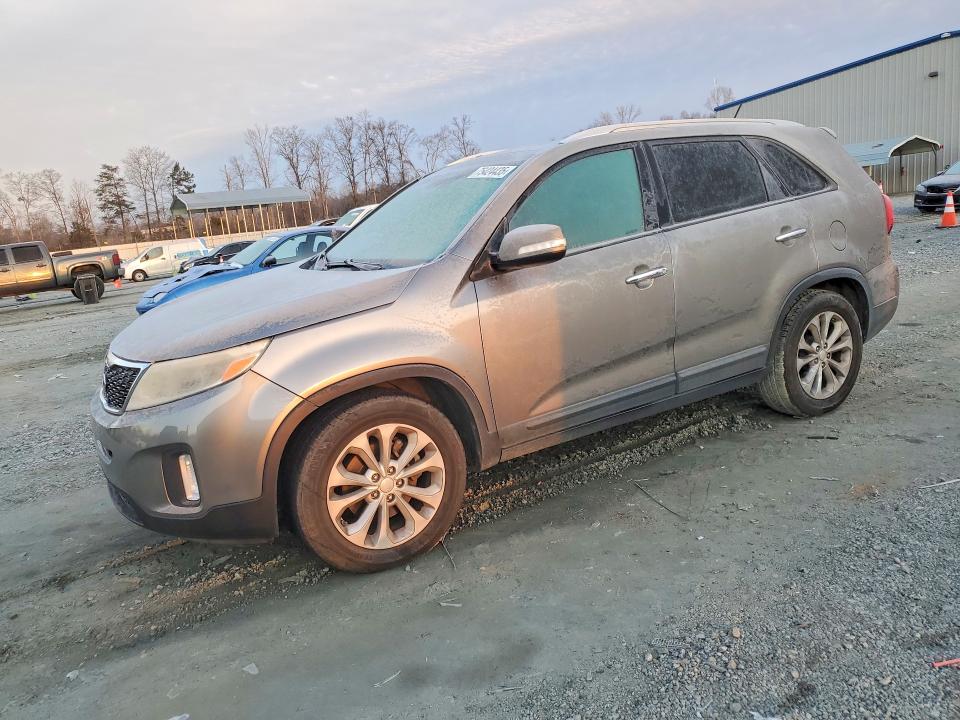 KIA SORENTO EX 2015 with VIN 5XYKU4A75FG634388 - Photo from auction