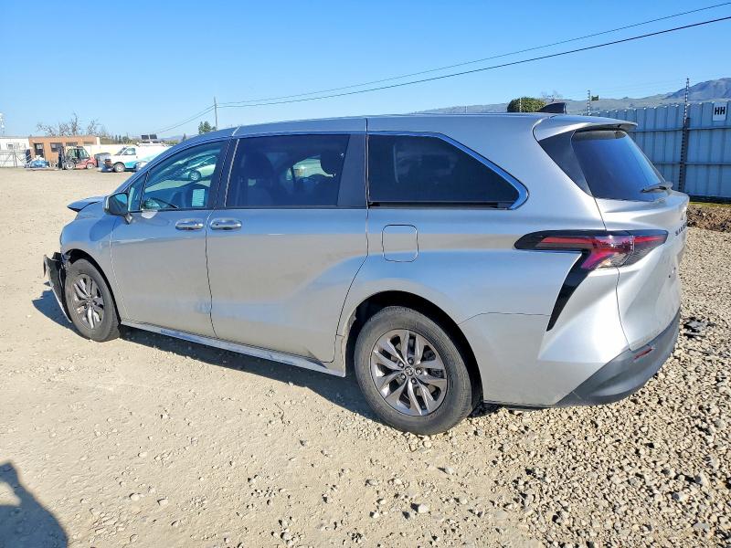 Photo 2 from auction – 2023 TOYOTA SIENNA LE with VIN 5TDKRKEC4PS141920