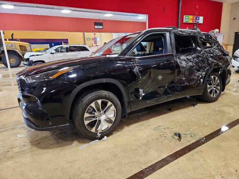 TOYOTA HIGHLANDER 2024 with VIN 5TDKDRBH0RS571731 - Photo from auction