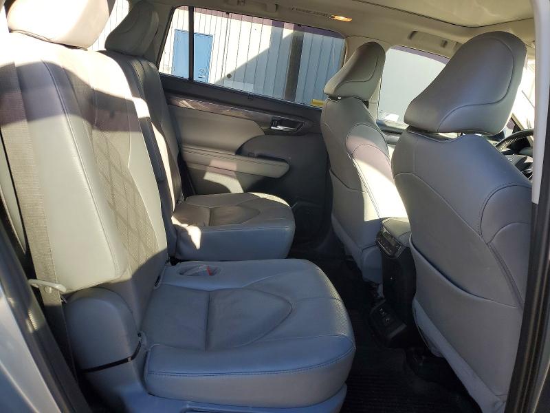 Photo 11 from auction – 2020 TOYOTA HIGHLANDER with VIN 5TDFZRBH0LS004106