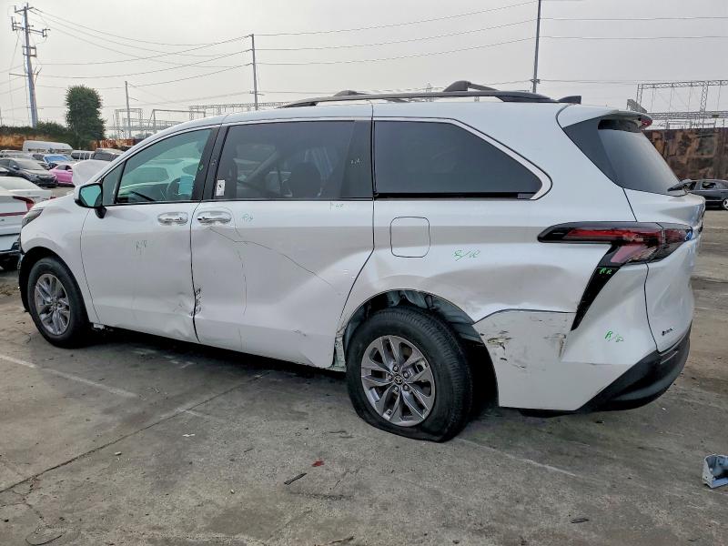 Photo 2 from auction – 2025 TOYOTA SIENNA with VIN 5TDYRKEC5SS245058