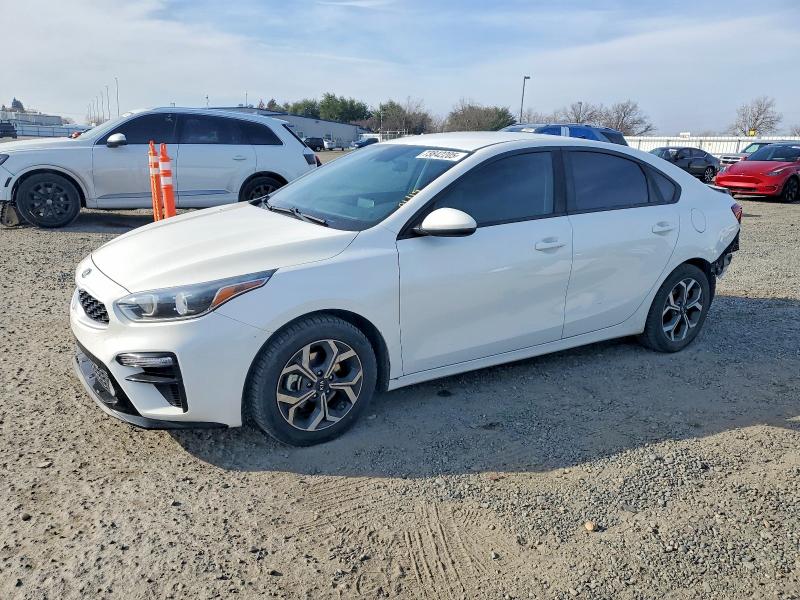 KIA FORTE FE 2019 with VIN 3KPF24AD2KE120471 - Photo from auction