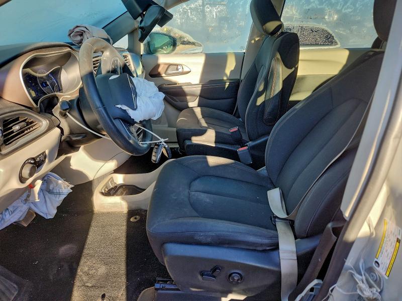 Photo 7 from auction – 2017 CHRYSLER PACIFICA T with VIN 2C4RC1DG2HR565590